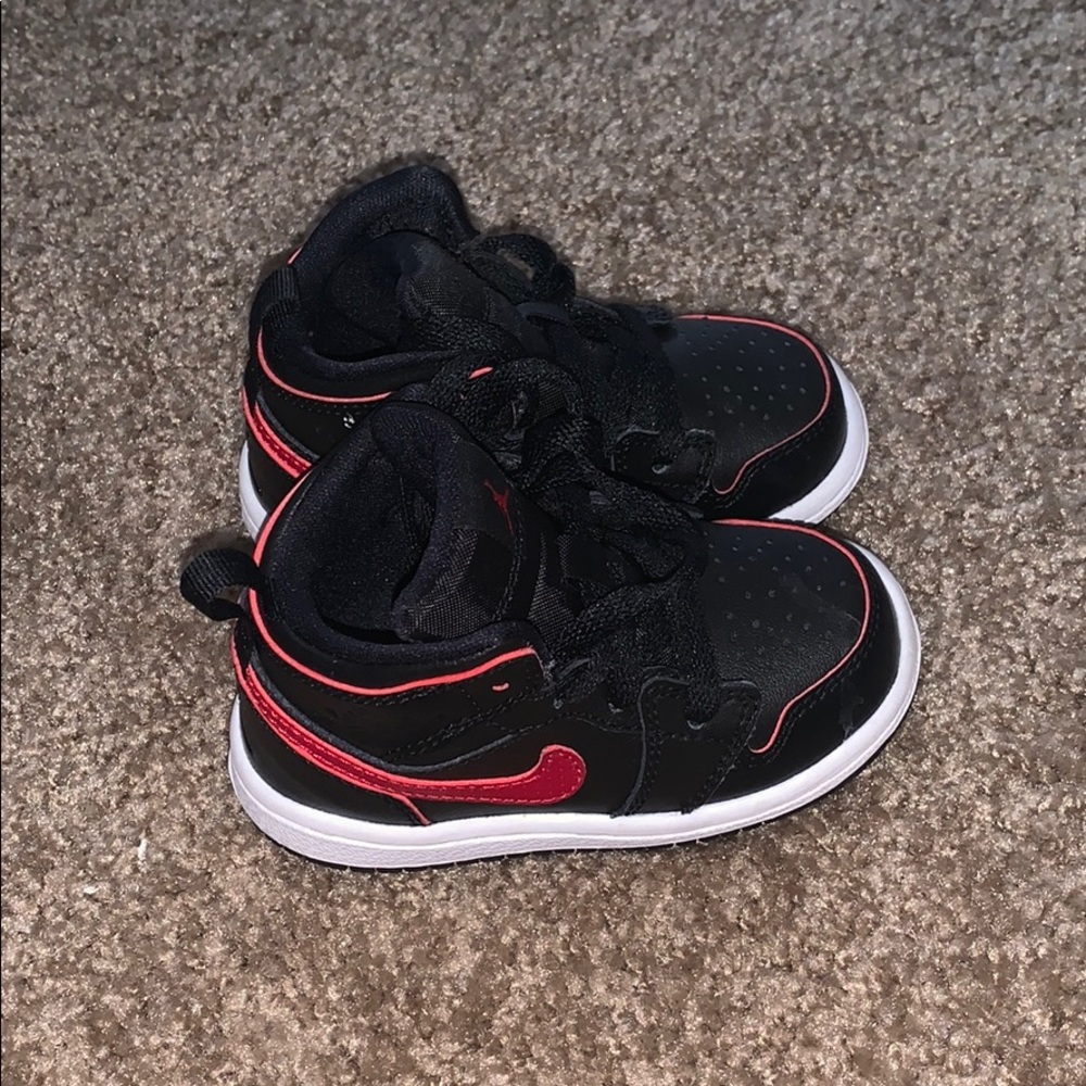 Air Jordan 1 toddler sneakers
